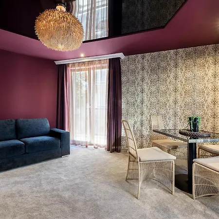 Opu Boutique 3*