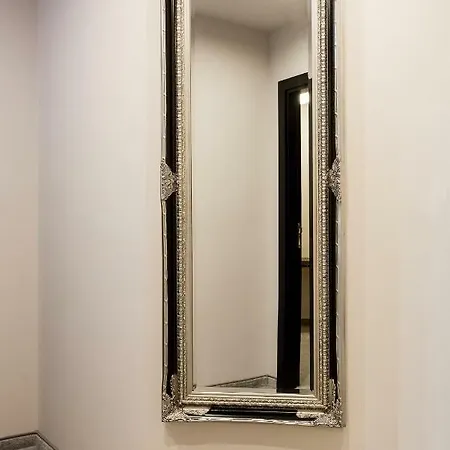 Opu Boutique 바르나